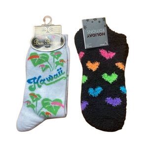 NWT Y2K Graphix Ben Berger Hawaii Socks and Holiday Editions heart fuzzy socks
